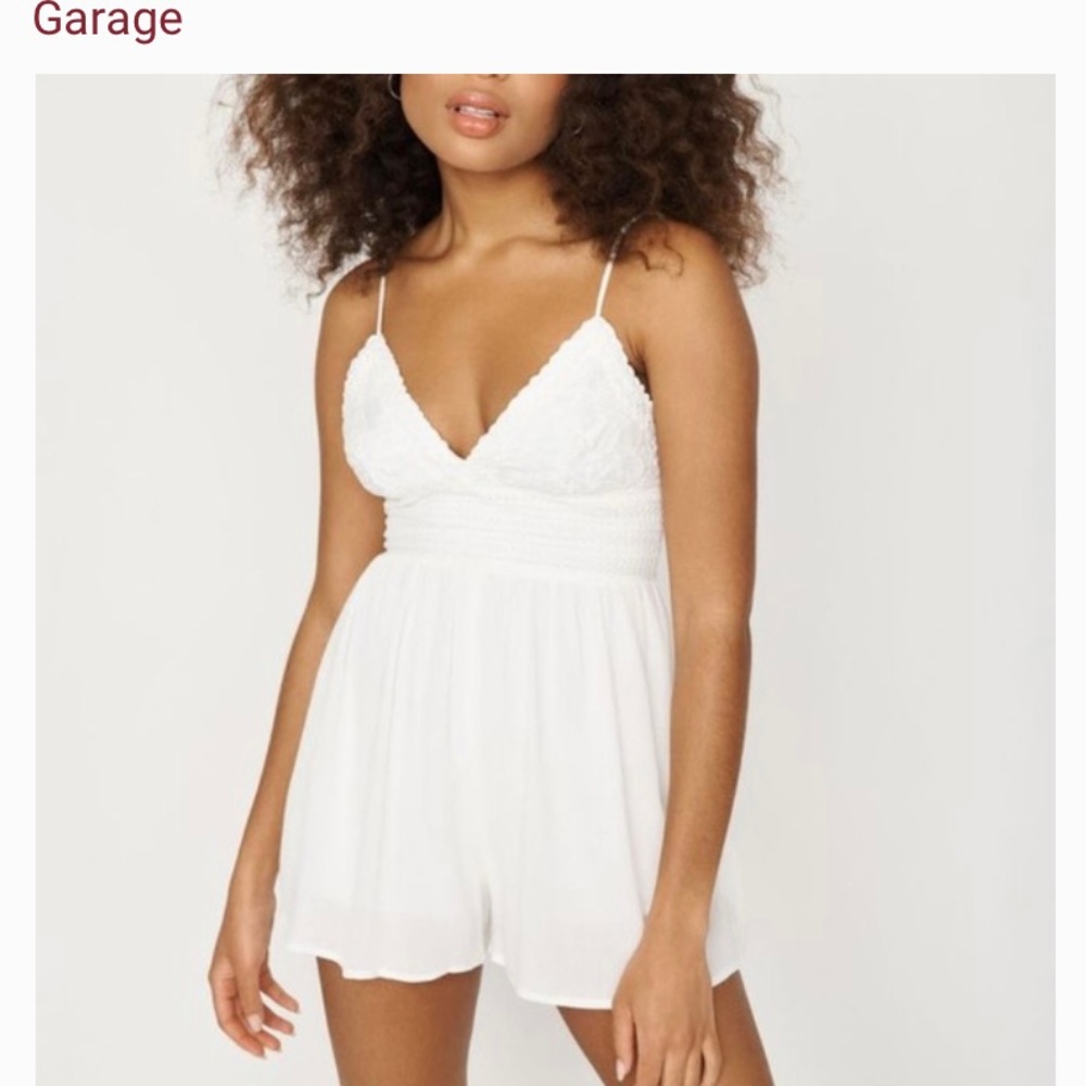 Garage White Embroidered Open Back Tie Romper-Women’s Size Small